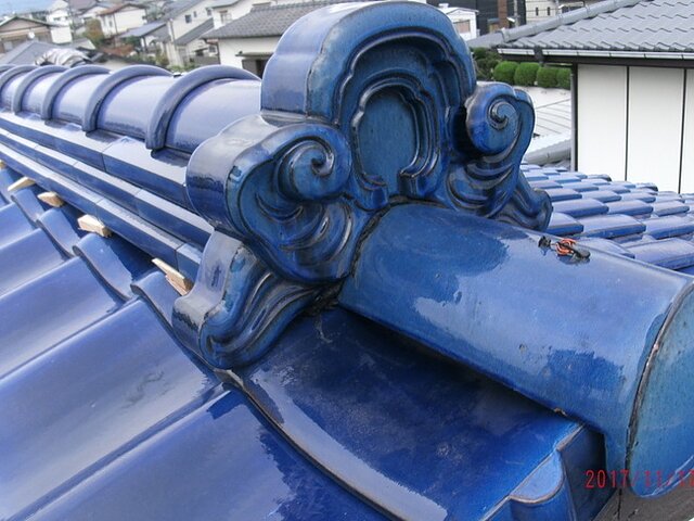 福岡県 春日市 葺き替え工事　瓦の種類：三州陶器瓦（和形 青緑色）