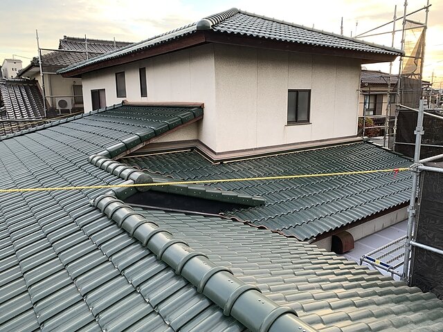 福岡市東区 葺き替え工事　和形瓦 → 陶器瓦へ（セラマウント）